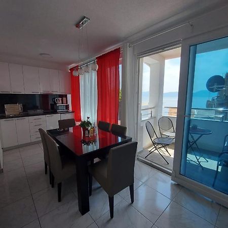 Sea Star Apartment Gradac  Bagian luar foto