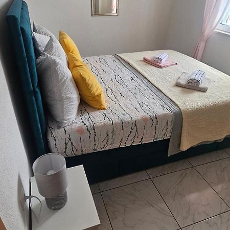 Sea Star Apartment Gradac  Bagian luar foto