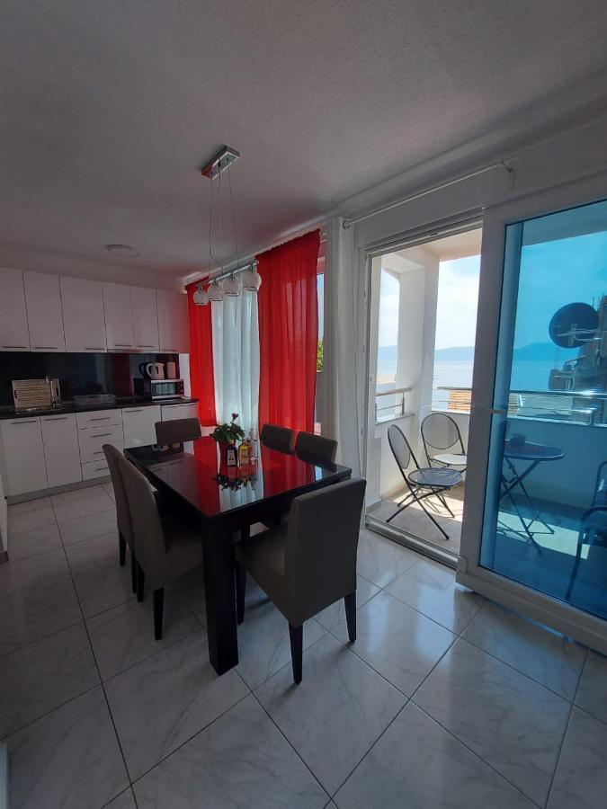 Sea Star Apartment Gradac  Bagian luar foto