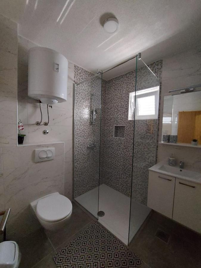 Sea Star Apartment Gradac  Bagian luar foto