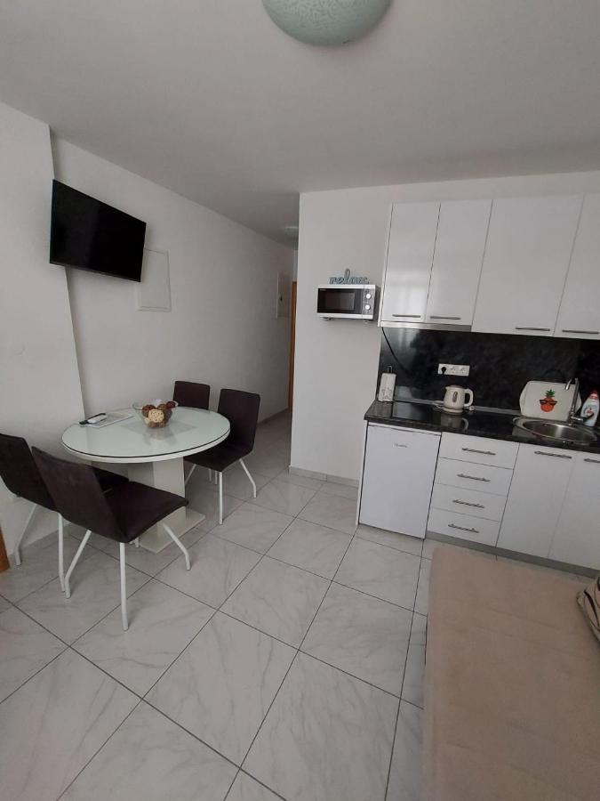 Sea Star Apartment Gradac  Bagian luar foto