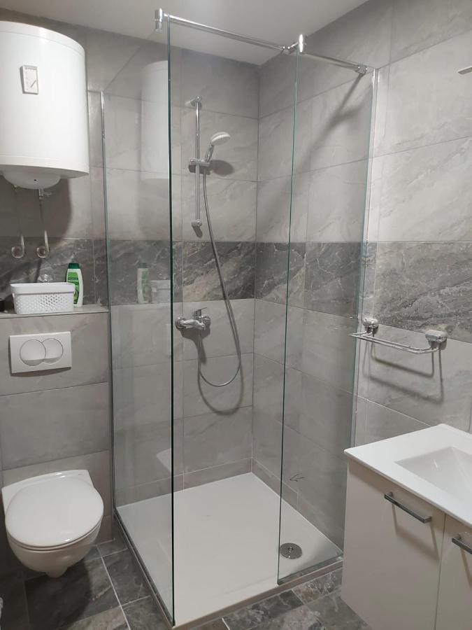 Sea Star Apartment Gradac  Bagian luar foto