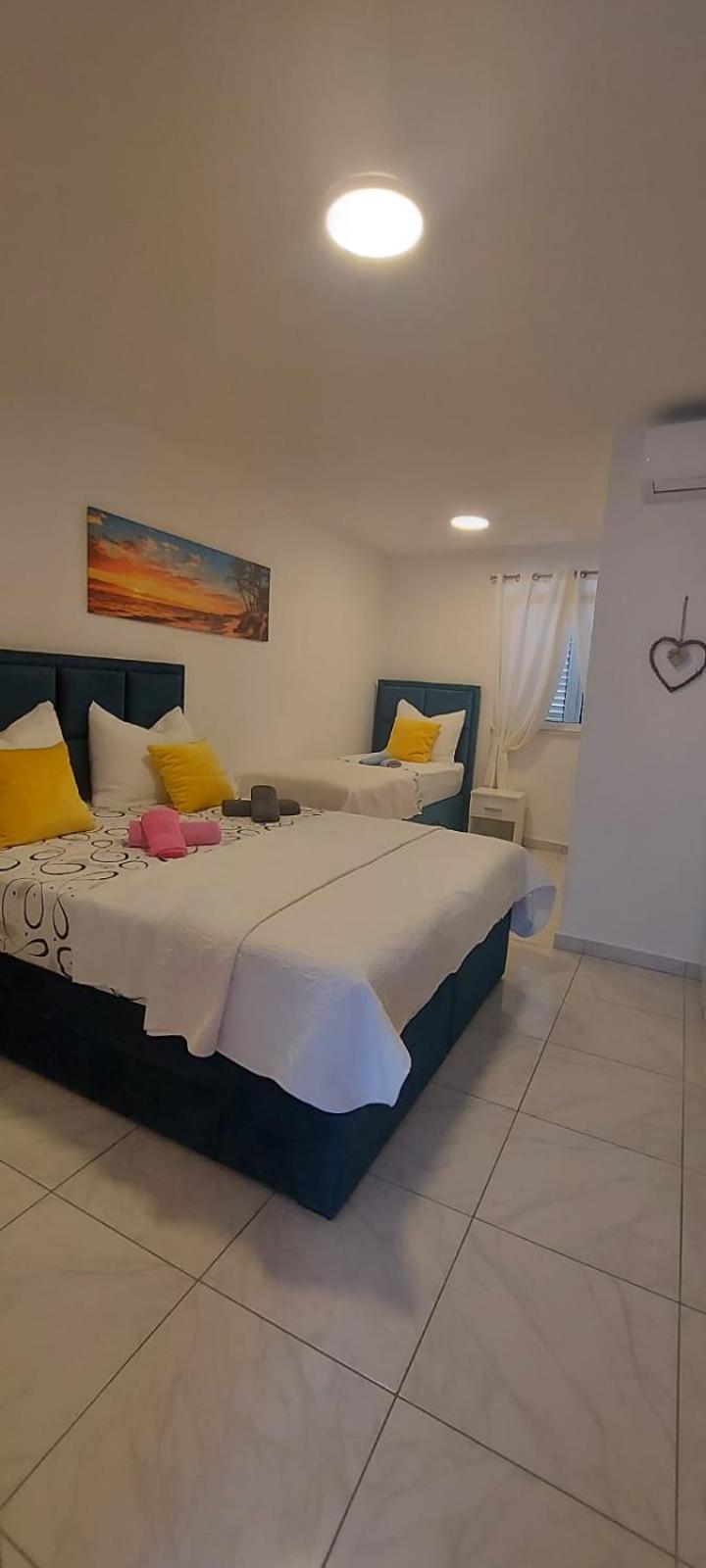 Sea Star Apartment Gradac  Bagian luar foto