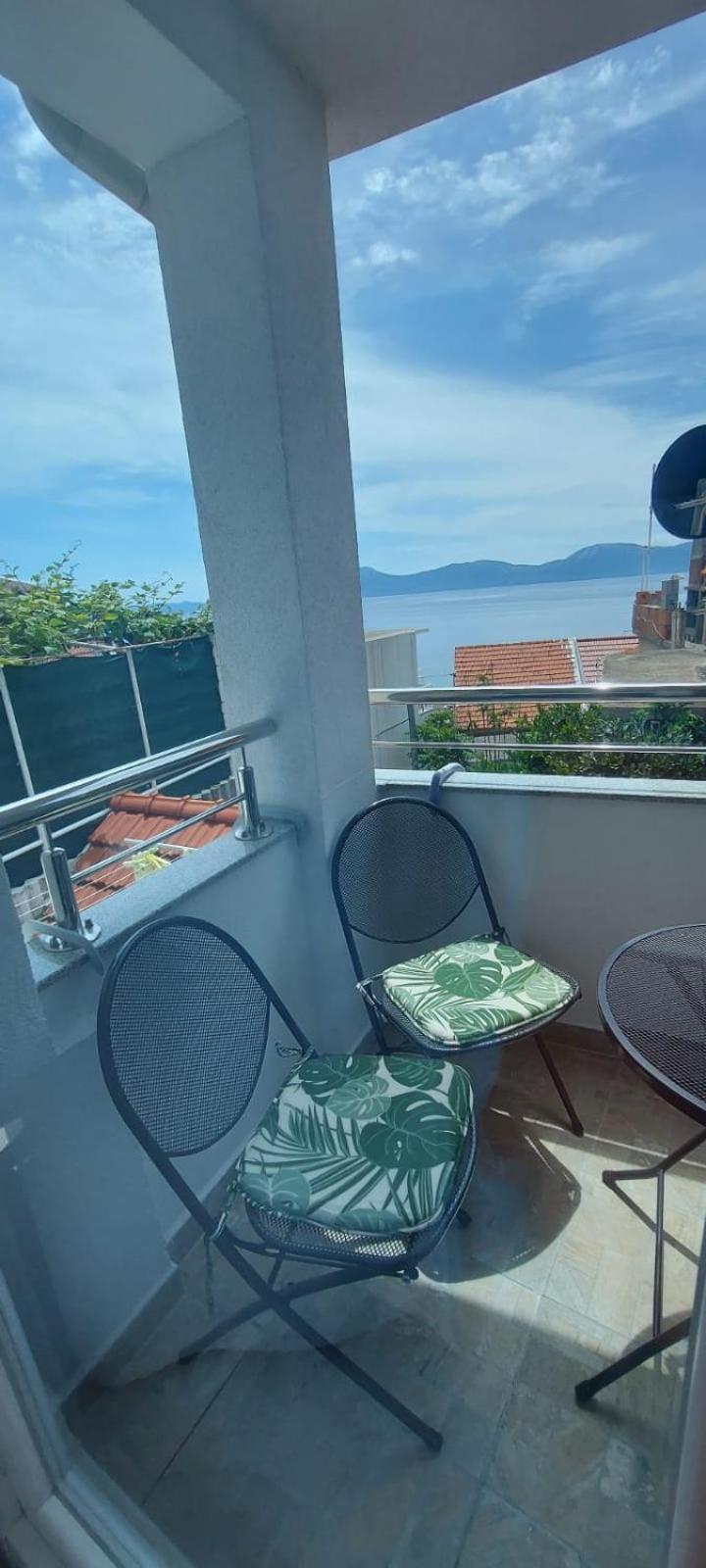 Sea Star Apartment Gradac  Bagian luar foto