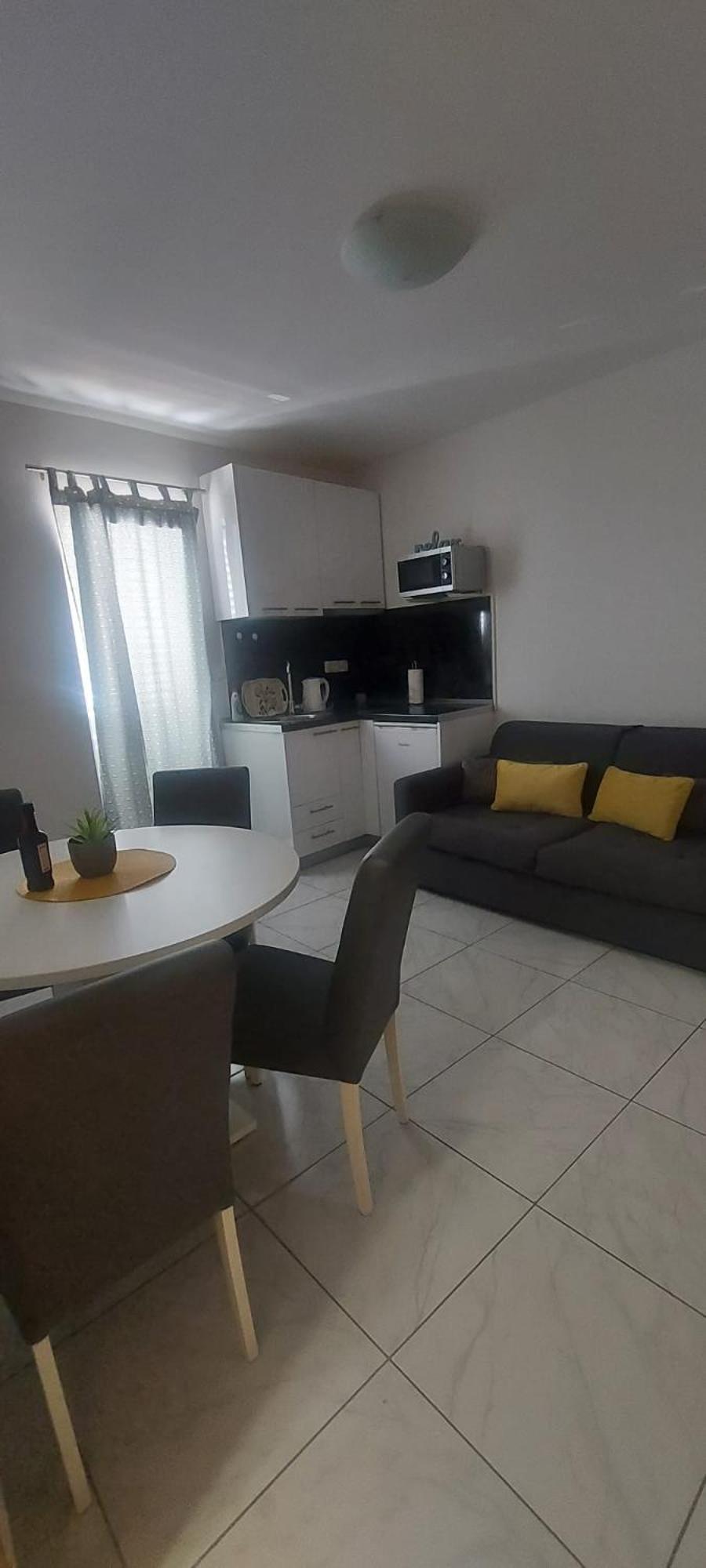 Sea Star Apartment Gradac  Bagian luar foto