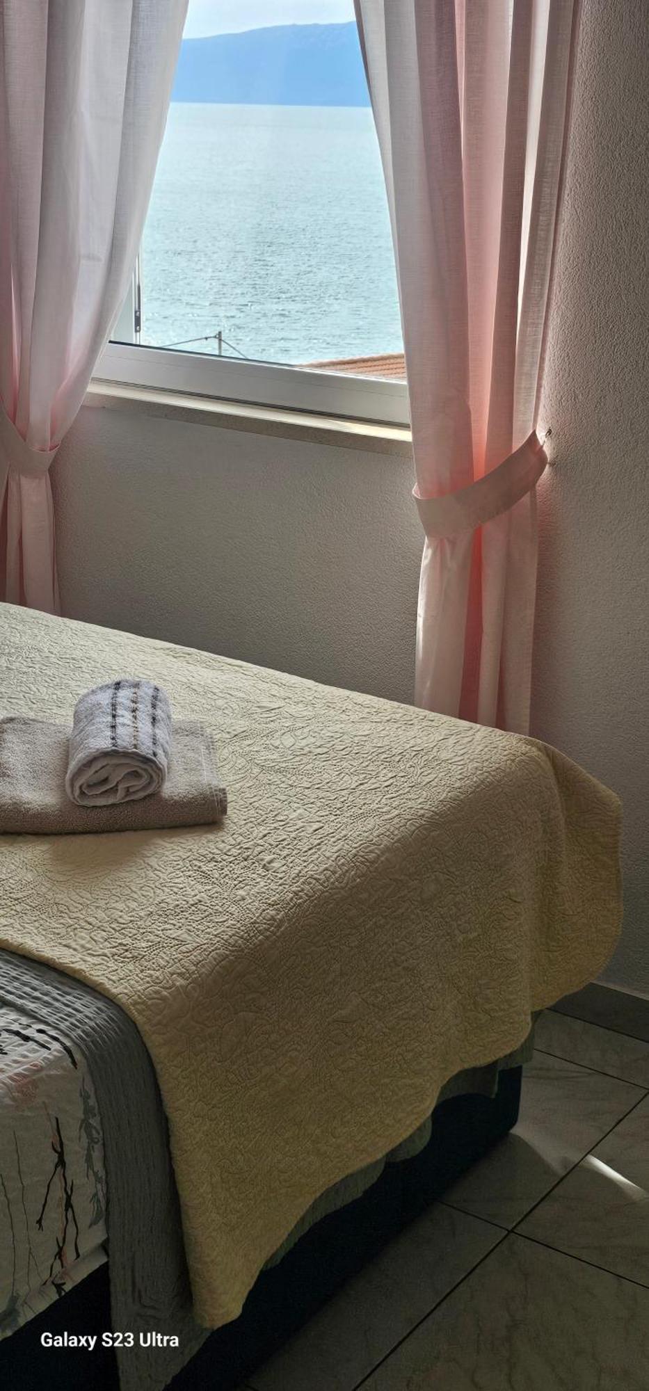 Sea Star Apartment Gradac  Bagian luar foto