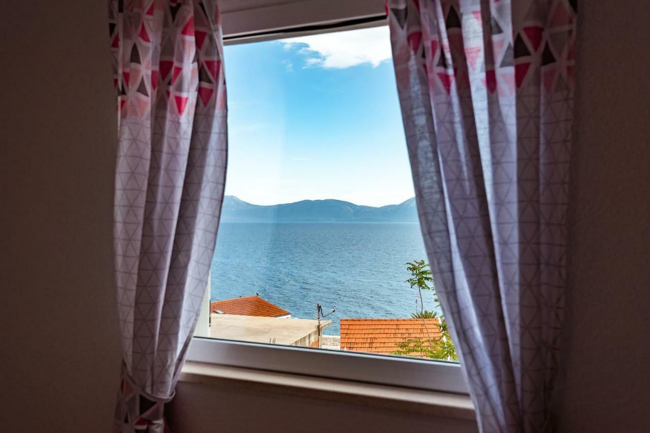 Sea Star Apartment Gradac  Bagian luar foto