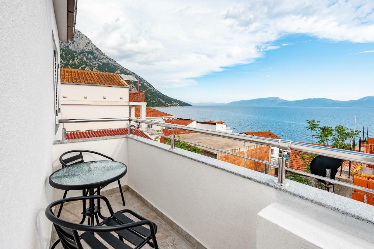 Sea Star Apartment Gradac  Bagian luar foto