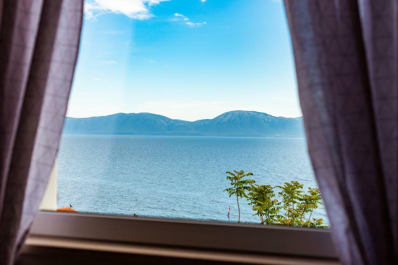 Sea Star Apartment Gradac  Bagian luar foto
