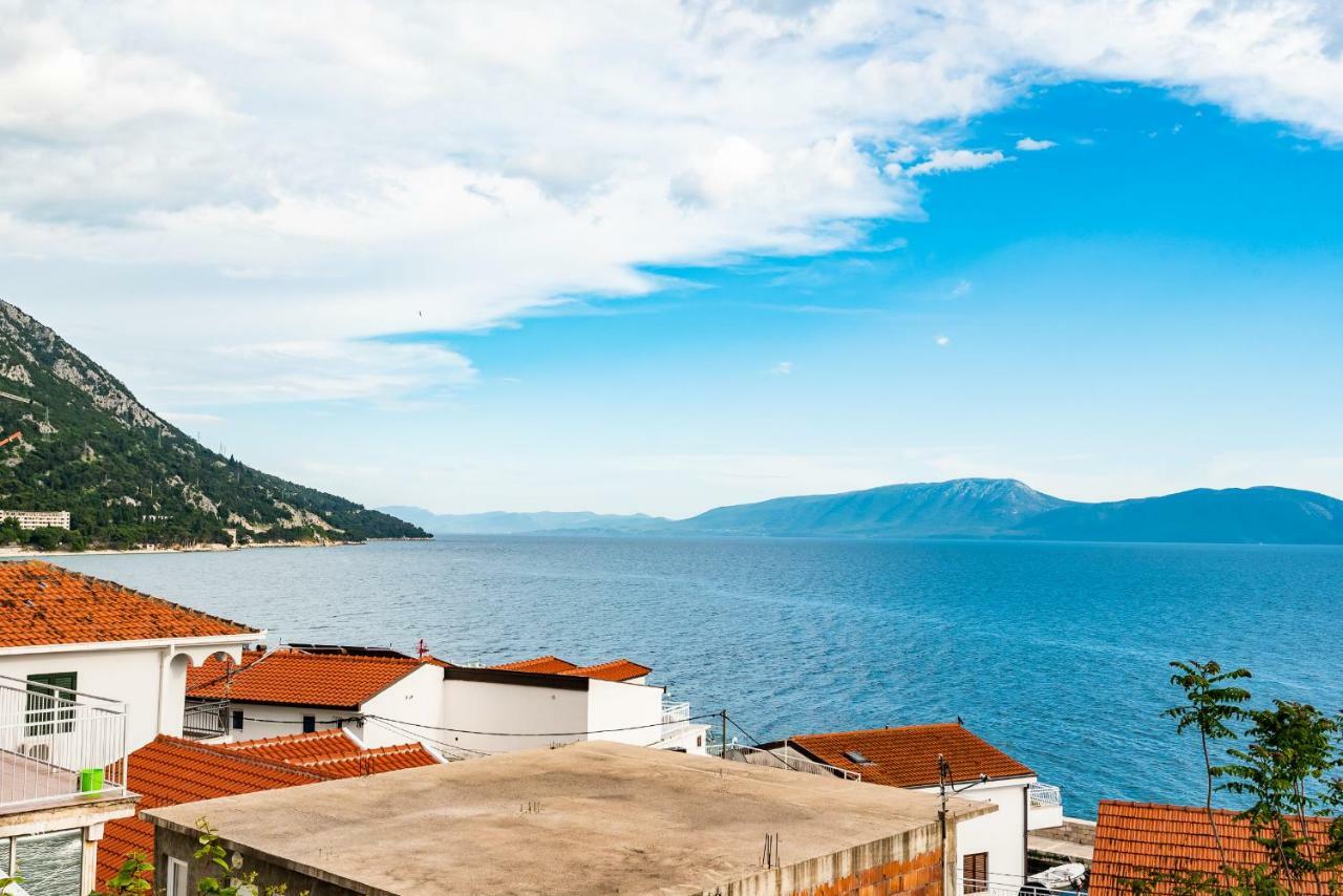 Sea Star Apartment Gradac  Bagian luar foto