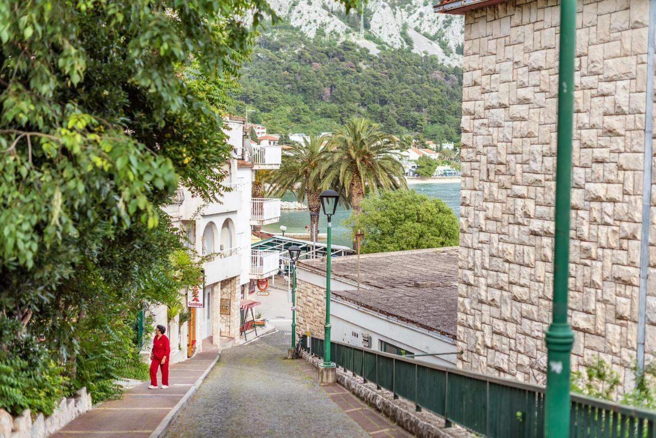 Sea Star Apartment Gradac  Bagian luar foto